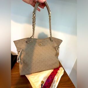 Tory Burch EUC Stitched Leather Tote w/dustbag